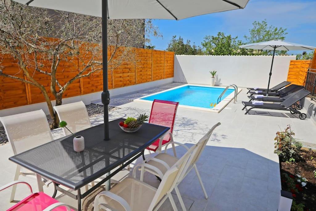 Luxury Apartment Petra With Private Pool Zadar Exterior foto