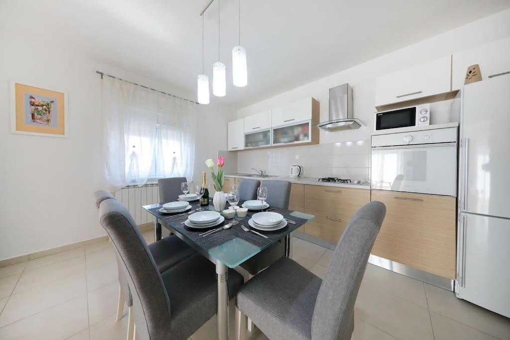 Luxury Apartment Petra With Private Pool Zadar Exterior foto